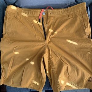Livsn ecotrek trail shorts size 33 caramel